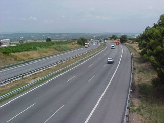 L'autopista A-7 al seu pas per La Granada